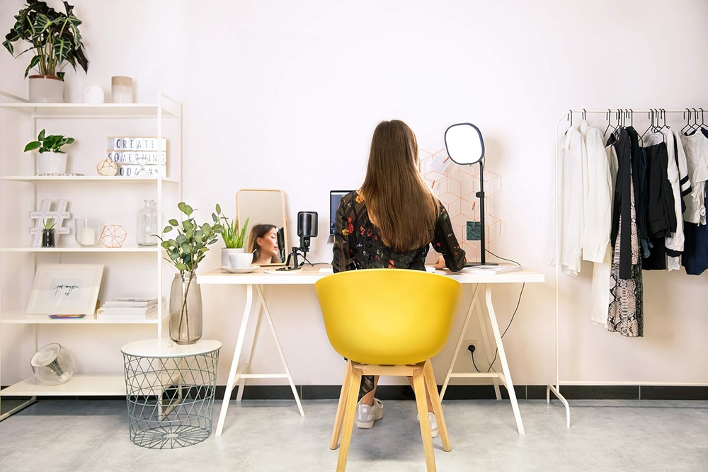 Elgato Key Light Air – Wi-Fi LED Desk Light for Streaming with 1400 Lumens & App Control